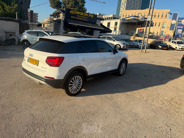 אאודי Q2