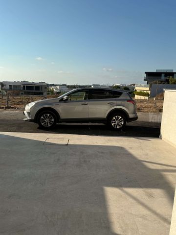 טויוטה RAV4