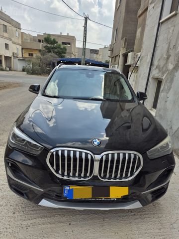 ב מ וו X1
