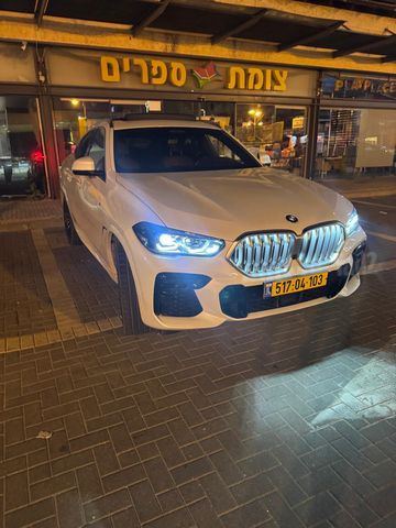 ב מ וו X6