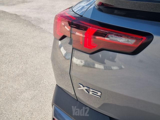 ב מ וו X2