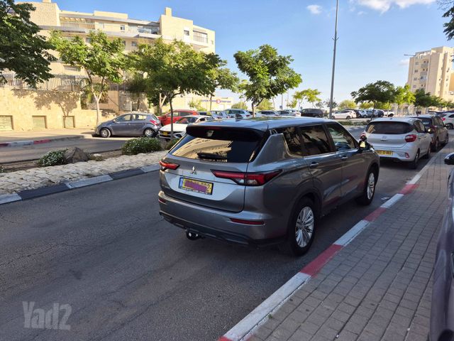 מיצובישי אאוטלנדר