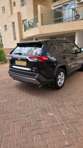 טויוטה RAV4