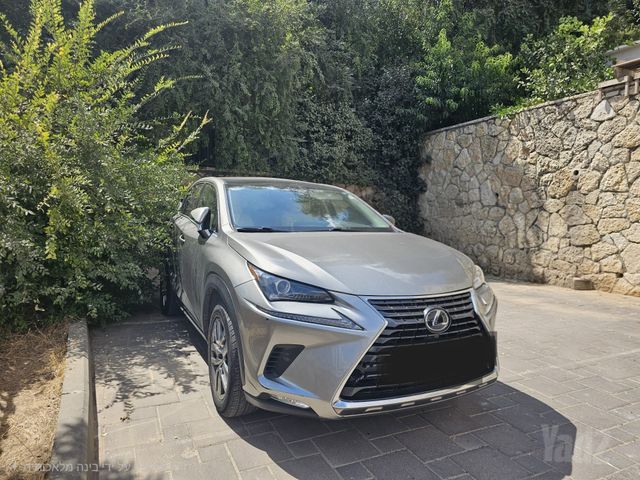 לקסוס NX