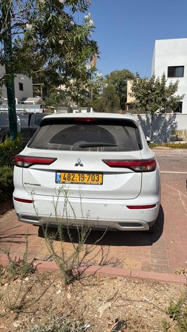 מיצובישי אאוטלנדר