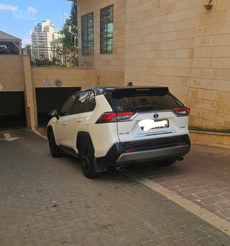 טויוטה RAV4