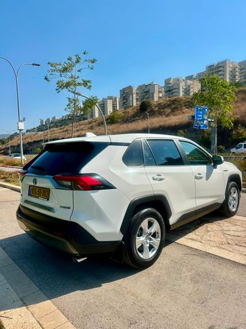טויוטה RAV4
