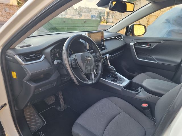 טויוטה RAV4