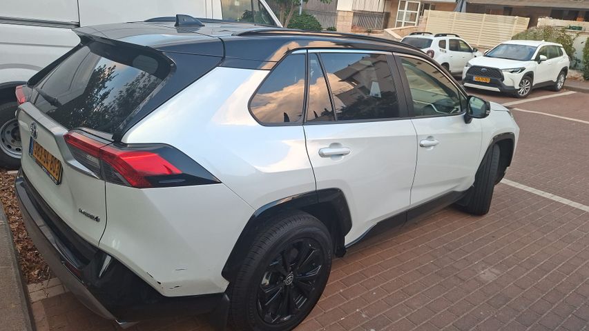 טויוטה RAV4
