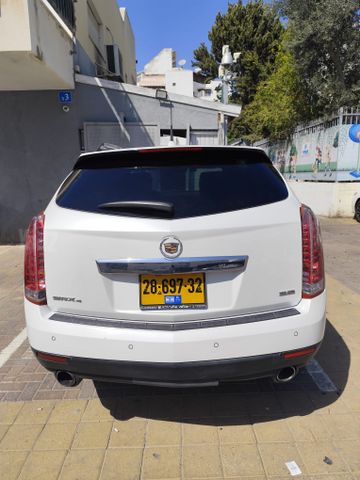 קאדילק SRX