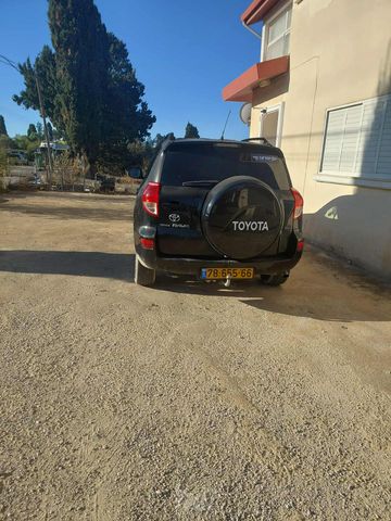 טויוטה RAV4