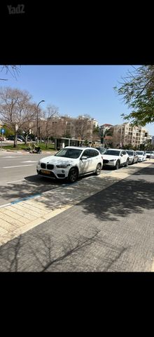 ב מ וו X1