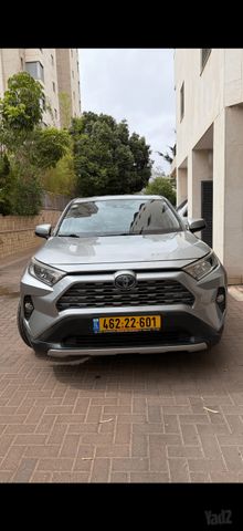 טויוטה RAV4