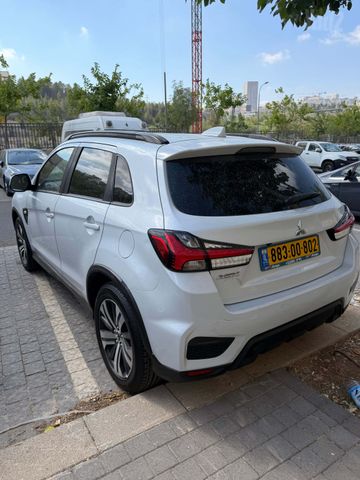 מודעת רכב מיצובישי ASX