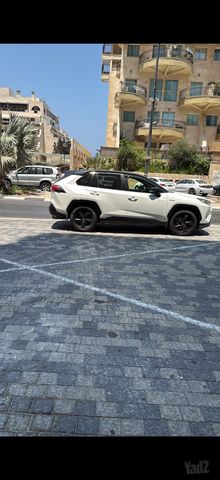 טויוטה RAV4