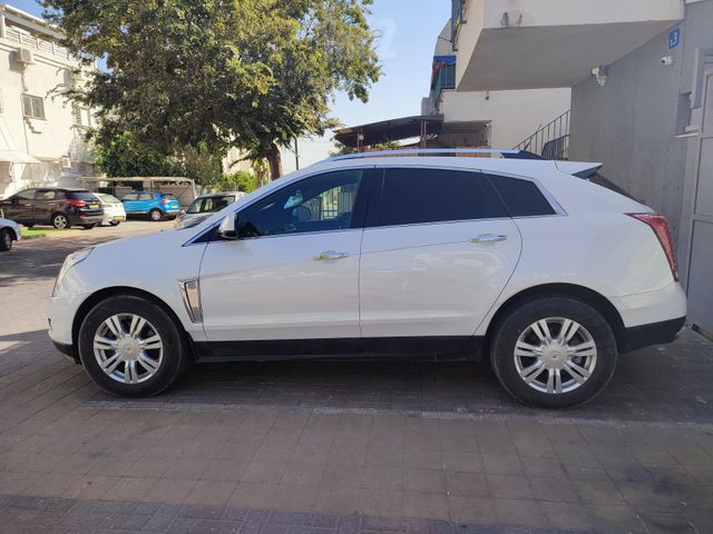 קאדילק SRX