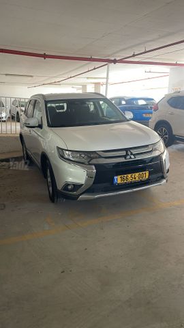 מיצובישי אאוטלנדר