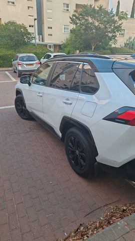 טויוטה RAV4