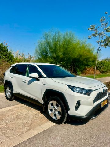 טויוטה RAV4