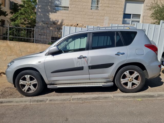 מודעת רכב טויוטה RAV4