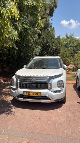 מיצובישי אאוטלנדר