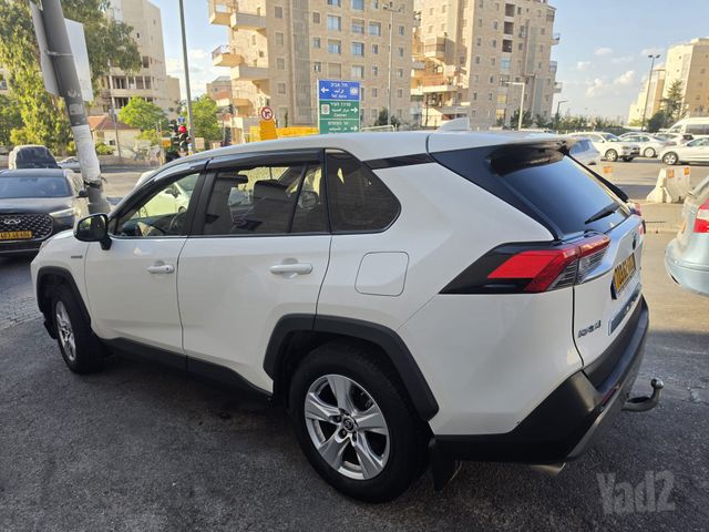 מודעת רכב טויוטה RAV4
