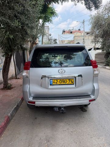 טויוטה לנד קרוזר