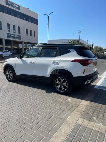 קיה סלטוס