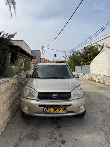 טויוטה RAV4
