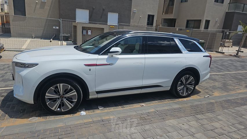 מודעת רכב הונגצ'י E-HS9