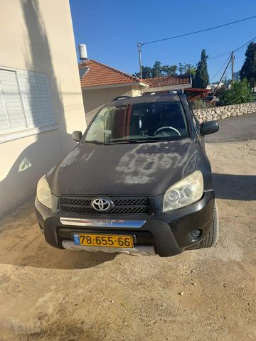 טויוטה RAV4