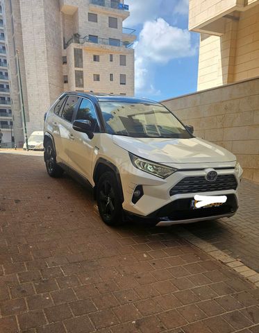 טויוטה RAV4