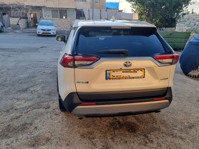 טויוטה RAV4