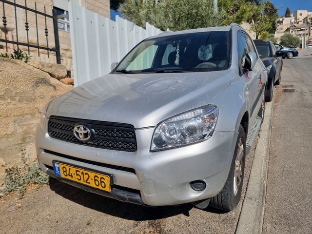 טויוטה RAV4