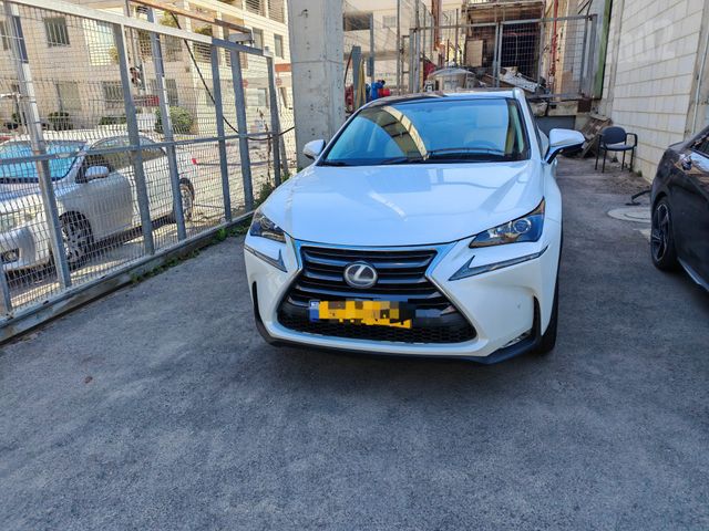 לקסוס NX
