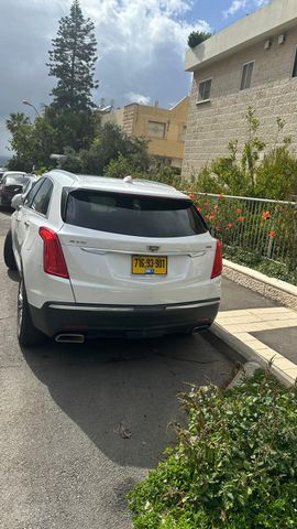 קאדילק XT5
