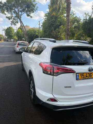 טויוטה RAV4