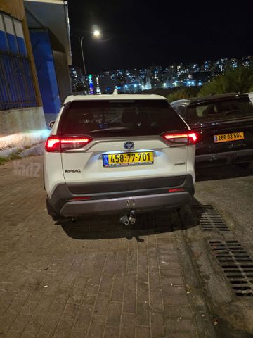 מודעת רכב טויוטה RAV4