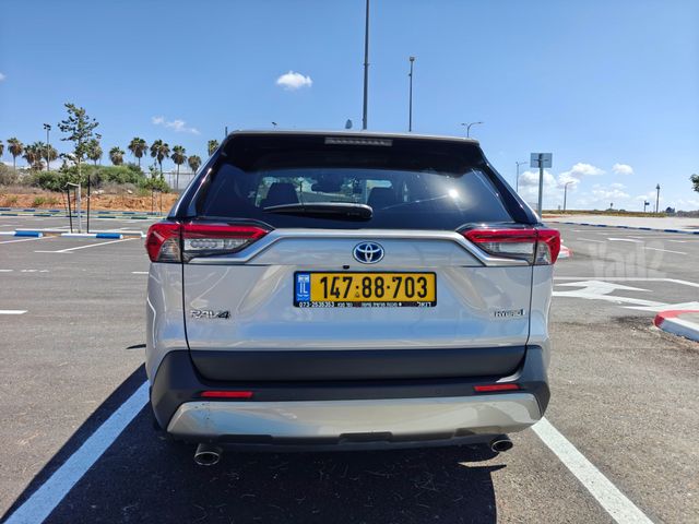 טויוטה RAV4