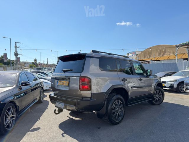 טויוטה לנד קרוזר