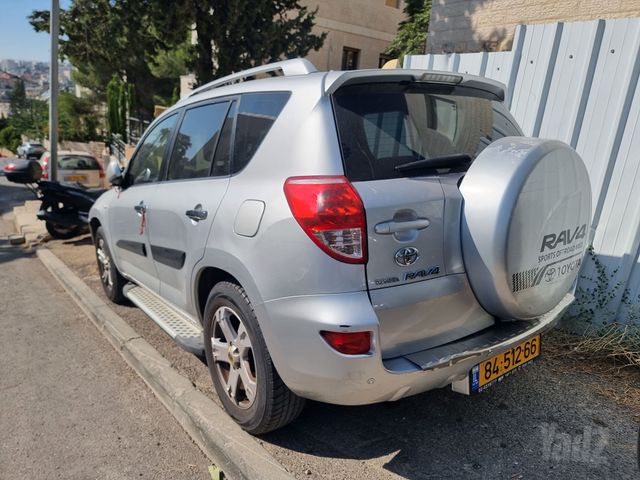 טויוטה RAV4