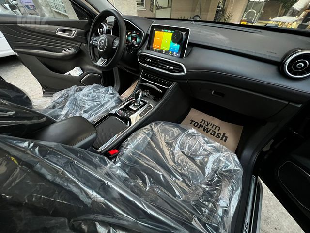 אם ג'י EHS PHEV