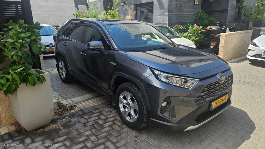 טויוטה RAV4