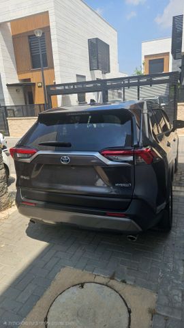 טויוטה RAV4
