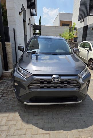 טויוטה RAV4