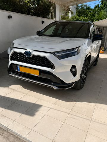 מודעת רכב טויוטה RAV4