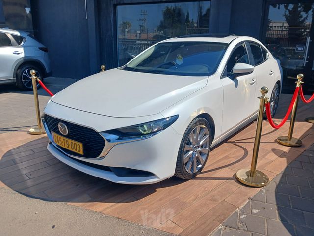 מודעת רכב מאזדה 3
