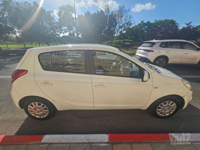 יונדאי i20