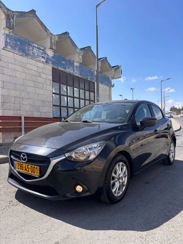 מודעת רכב מאזדה 2