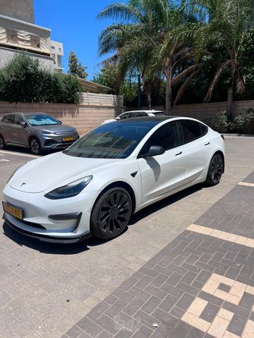 טסלה מודל 3
